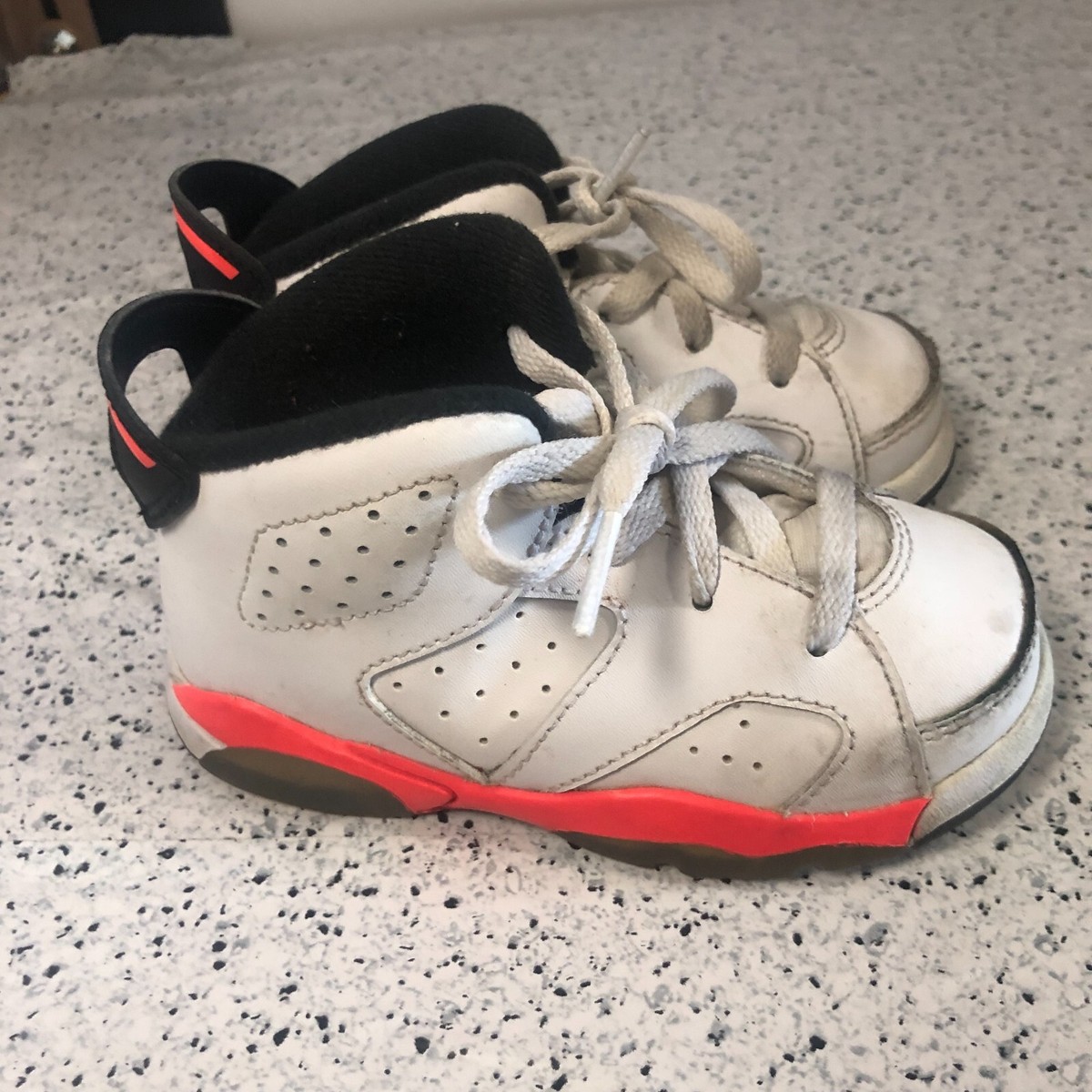 Air Jordan 6 ピーターラビット Air Jordan 6 ピーターラビット