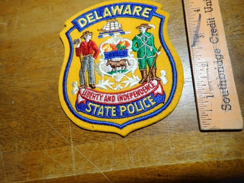 lDELAWARE STAE HIGHWEAY patrol collectible OBSOLETE shoulder PATCH BX 2#8