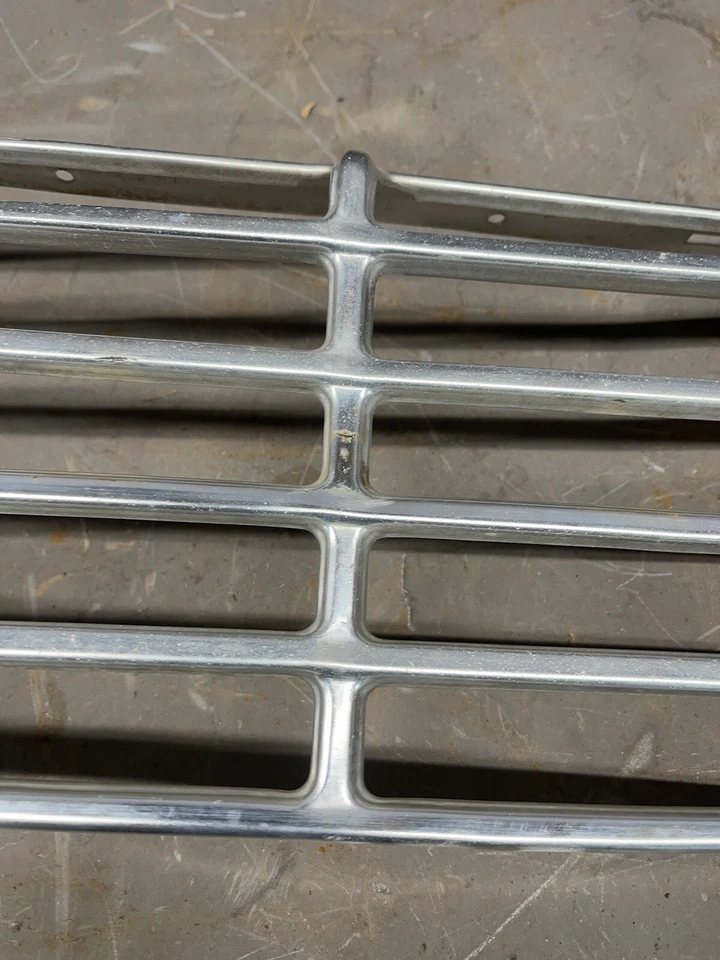 Chevy Impala Caprice BelAir 1967 parrilla delantera 396 427 67 OEM Biscayne Foto 3 de 4