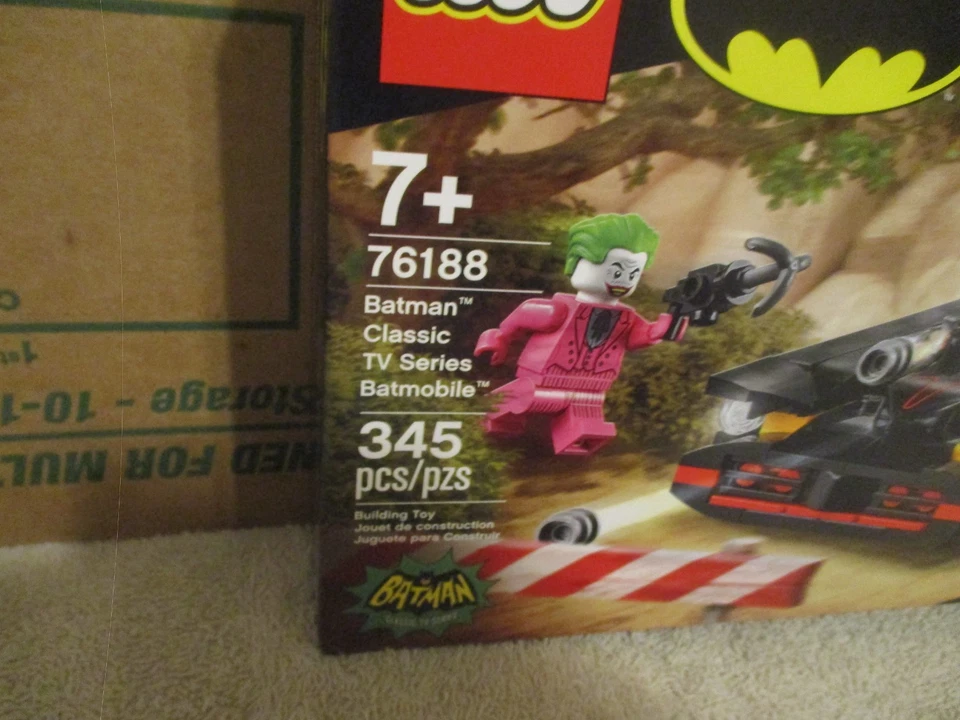 LEGO SUPER HEROES BATMAN CLÁSICO SERIE DE TV BATMOBILE 76188 RETIRADO NUEVO SELLADO Foto 4 de 4