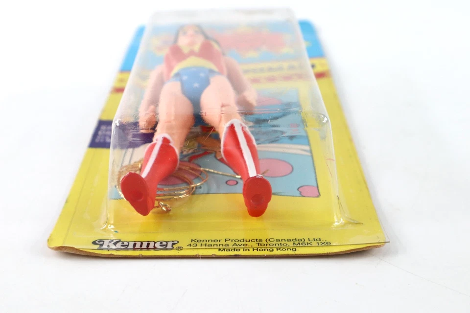 Figura de acción Kenner Canadian Slim Card de Wonder Woman DC Super Powers Collection Foto 3 de 4