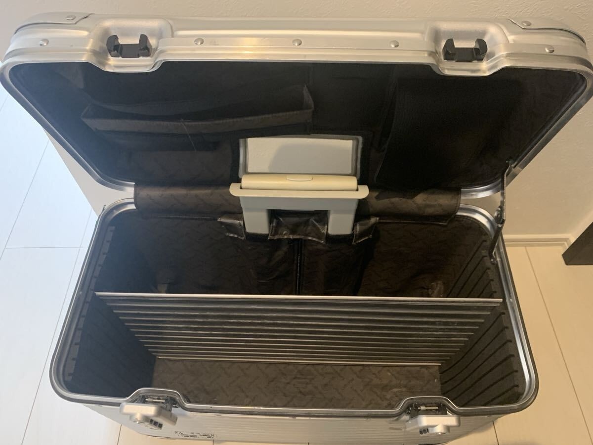 Rimowa Lufthansa Topas Pilot Trolley 36L Silver 2-wheels