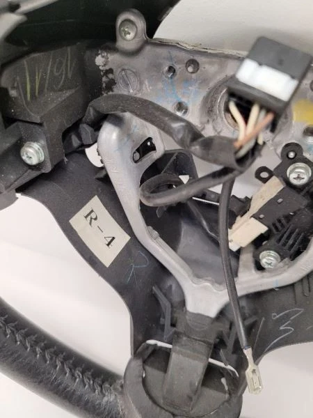 Volante 2006 07 08 2009 SCION TC com controles 4510021150B0 - Imagem 4 de 4