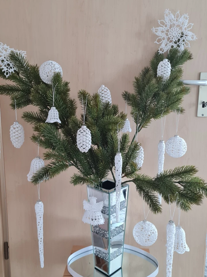 Weihnachtszapfen, 8 cm, 1 Stk.,weiß, gehäkelt, Handarbeit, ohne Plastik - Bild 4 von 4