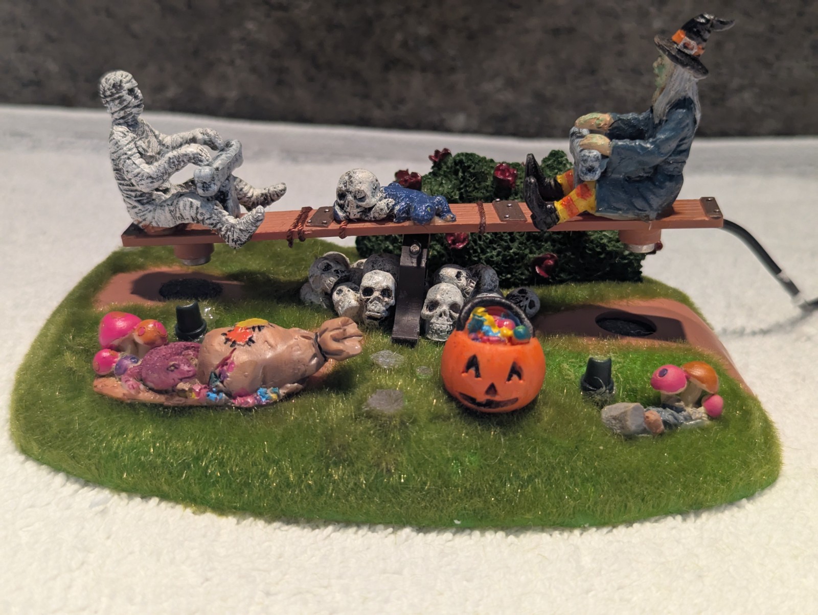 Lemax Spooky Town See-Saw Sensation 14322 Table Accent Halloween Village READ