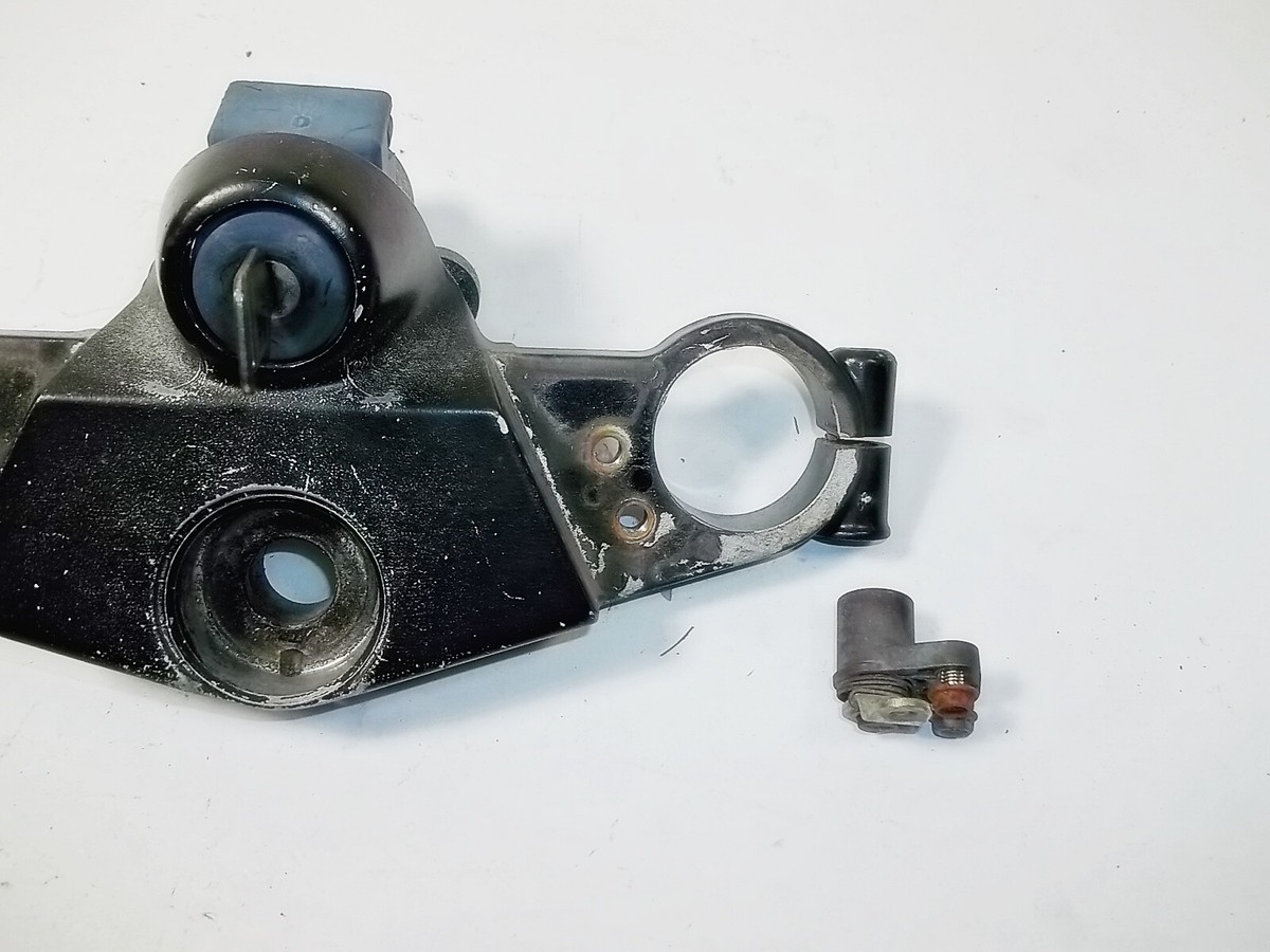 KAWASAKI 93 ZX11 NINJA UPPER FORK CLAMP & SWITCH 44039-1200-10