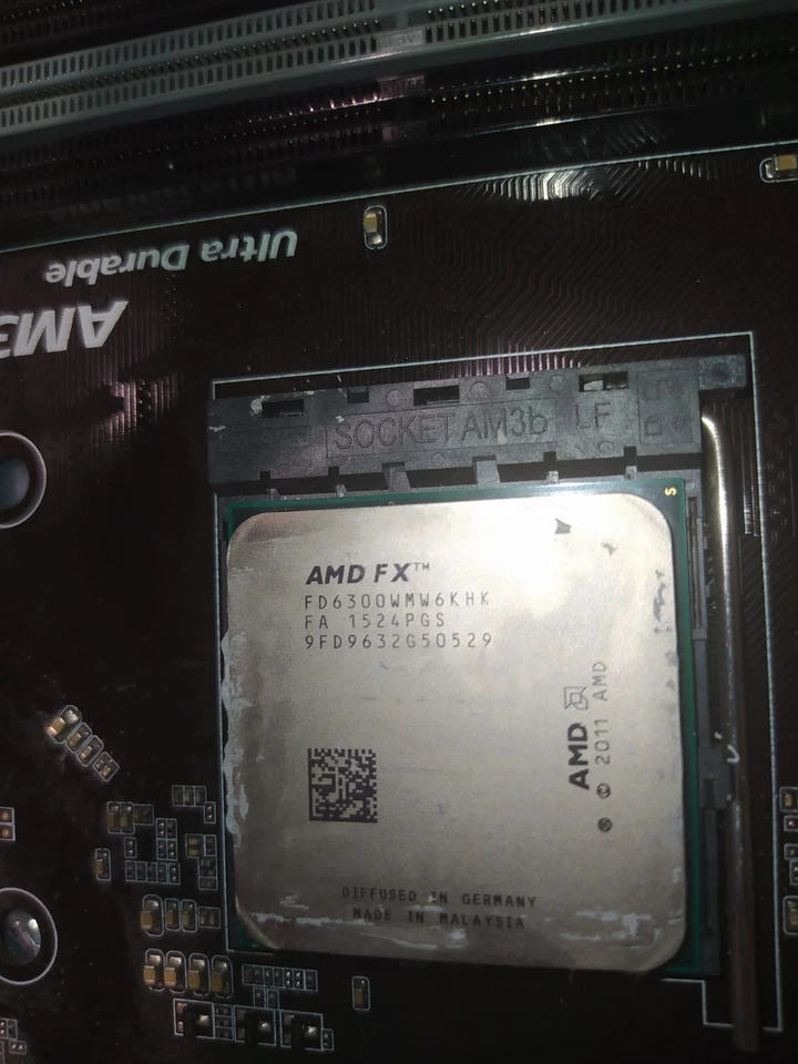 Procesador AMD FX-6300 6 Core 3.5Ghz + Gigabyte GA-970A-DS3p AM3+ - Imagen 2 de 4