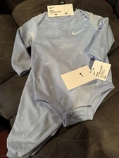 NWT Boys Nike Outfit Size 6 Months 