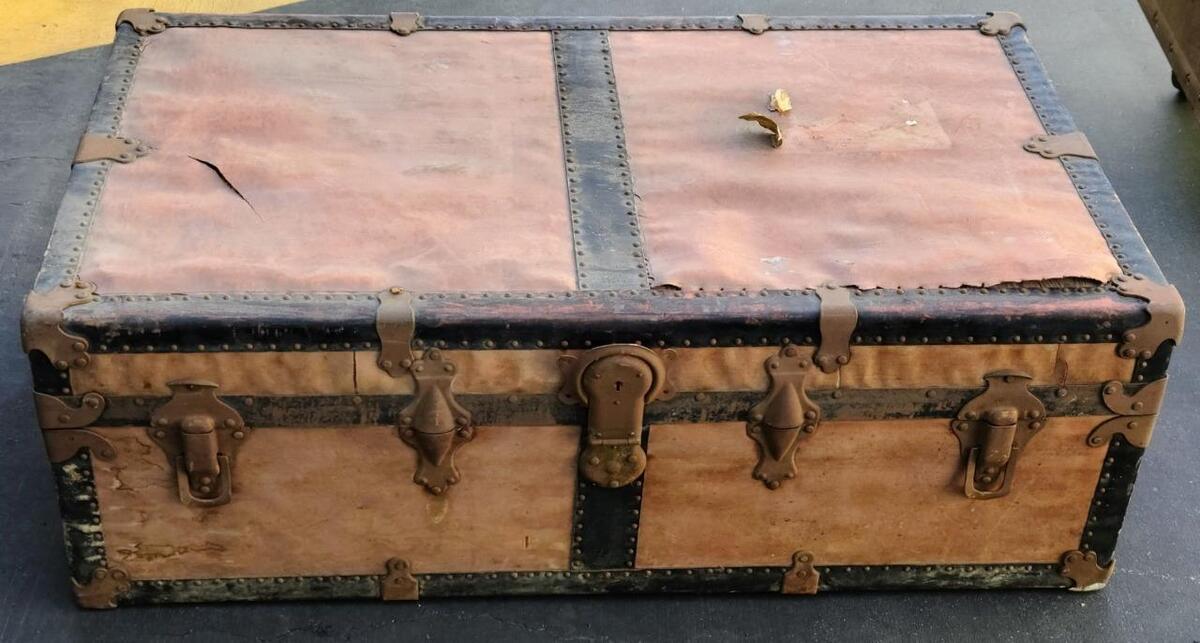 Wonderful Antique Trunk – GDC – GREAT FOR STORAGE OR RESTORE Wonderful Antique Trunk – GDC – GREAT FOR STORAGE OR RESTORE