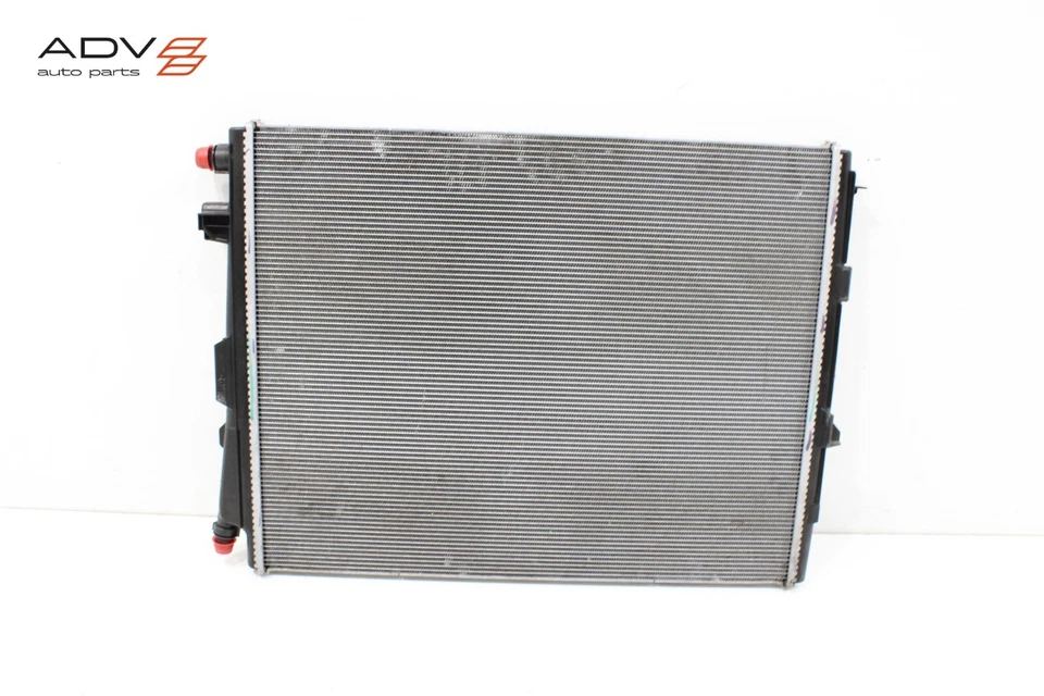 BMW 330i 330e M340i G20 2019-2024 intercooler refrigeración refrigerante radiador OEM Foto 2 de 4