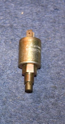 Volvo 264 262 740 original Ventil Leerlauf Klima Solenoid AC compensation NOS  - Bild 1 von 4