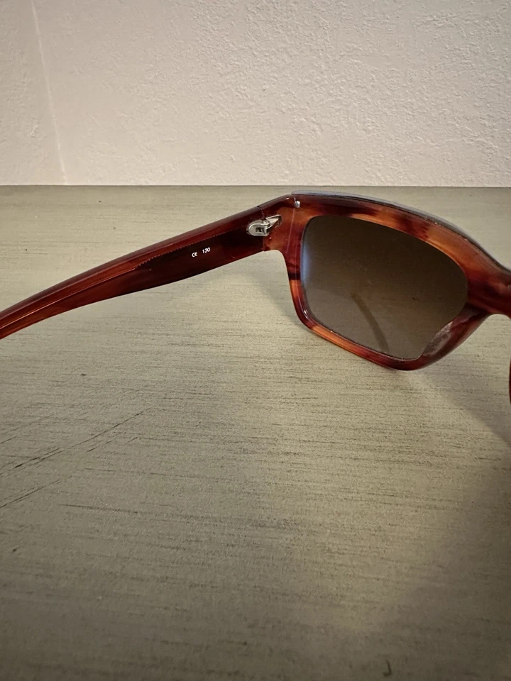 Gafas de sol rojas para mujer Lacoste Foto 4 de 4