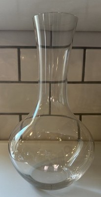 RIEDEL VIVANT DECANTER CARAFE Lead Free Crystal, 9 3/4 in Tall EUC