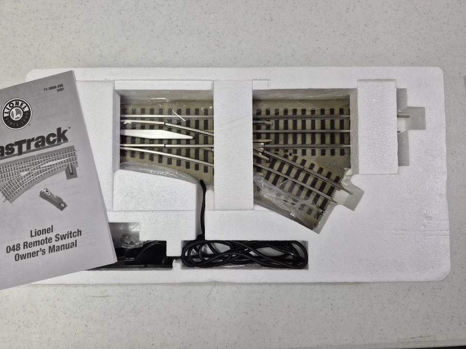 Lionel 6-12066 Fastrack O48 Right-Hand Remote Switch-Tested works - Image 2 of 4