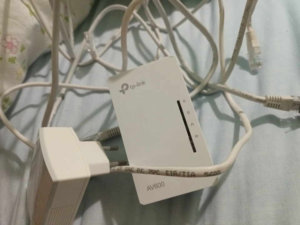 Extensor/Extender PLC/Ethernet/WiFi Wifi TP-Link AV600 TL-WPA4220 KIT - Immagine 2 di 2