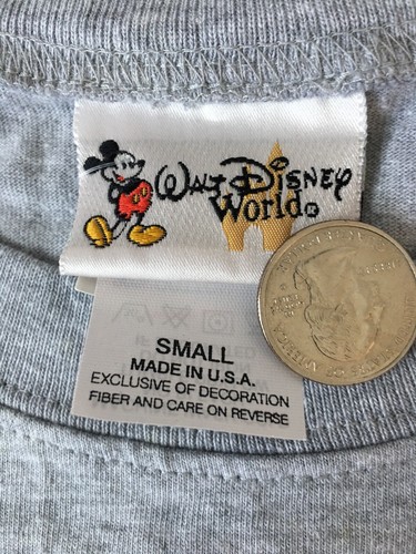 True Vintage 90’s WALT DISNEY WORLD SPORTS MICKEY SOCCER # 28 - GOAT T-SHIRT - S - RARE - Bild 4 von 5