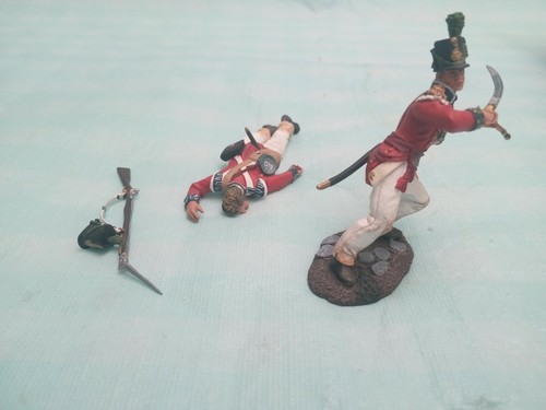 Britains No 17877 British Coldstream Guards Light Company Officer & Casualty - Picture 8 of 10