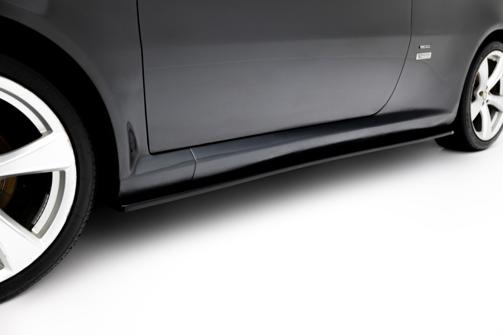 Rajouts des bas de caisse pour Alfa Romeo GT protection et look sport