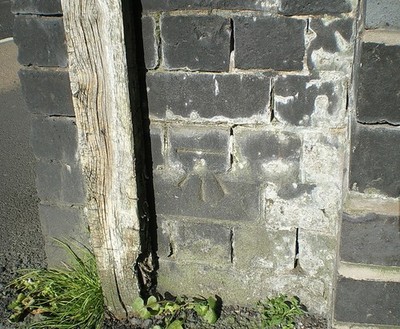 Photo 6x4 OS benchmark - Wolverhampton, Lower Walsall St railway bridge A c2017