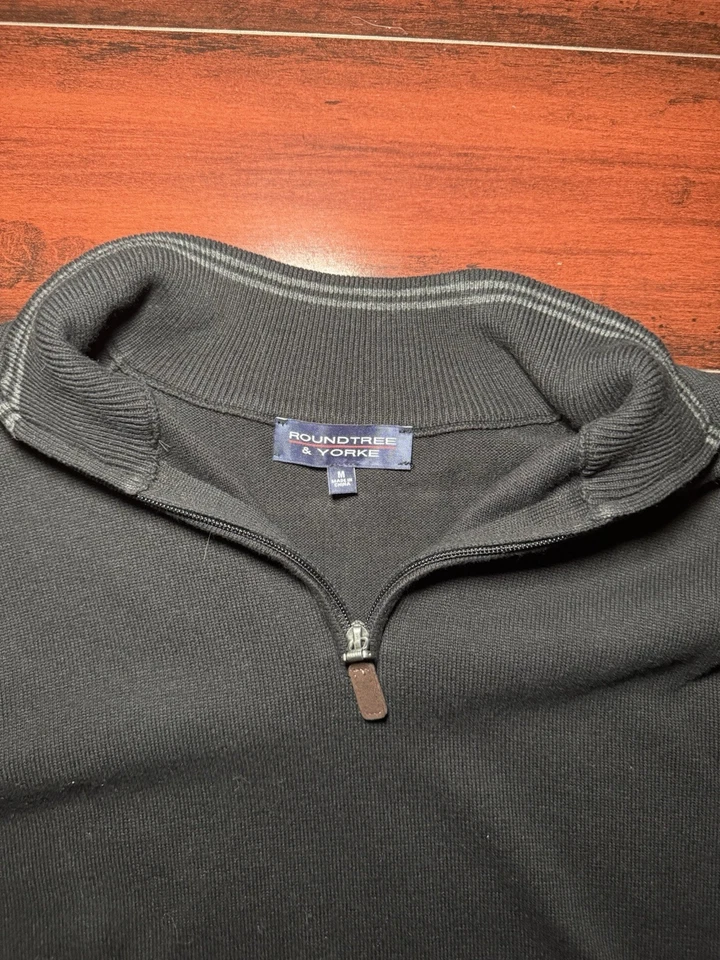 Suéter Negro Redondo Árbol y Yorke Cuarto Cremallera #Preppy Foto 2 de 3