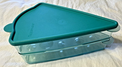 Vintage Tupperware   KEEP 'N HEAT' PIZZA KEEPER Teal