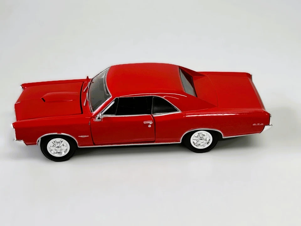 Pontiac GTO 1966 Pontiac GTO Red Rossa NewRay Car Model scala 1:25 - 1/25 - 1 25 - Immagine 3 di 4