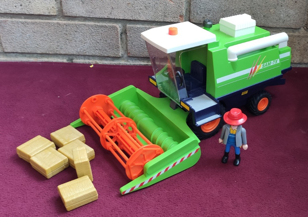 Playmobil 9532 4055 Country Farm Combine Harvester With Figure & Accessories