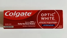 Colgate Optic White Stain Fighter Toothpaste Clean Mint Paste with Baking Soda