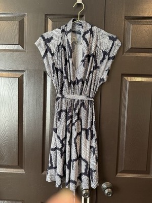 FRENCH CONNECTION Women s Size 10/Navy Print Jersey Shawl Collar V-neck Knee