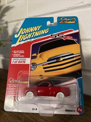 2022 Johnny Lightning Torch Red 2005 Chevy SSR White Lightning Chase MIP Read