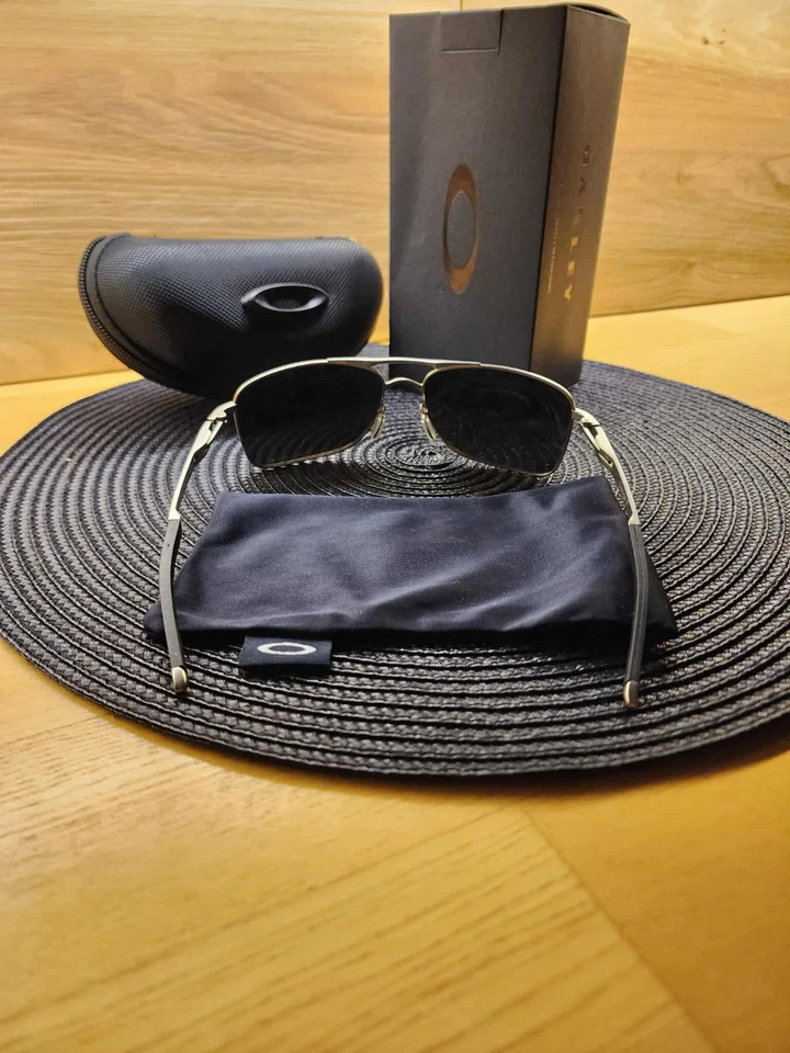 Lente plateada polarizada con marco de metal Oakley Gauge 8 ¡NUEVA! Foto 4 de 4