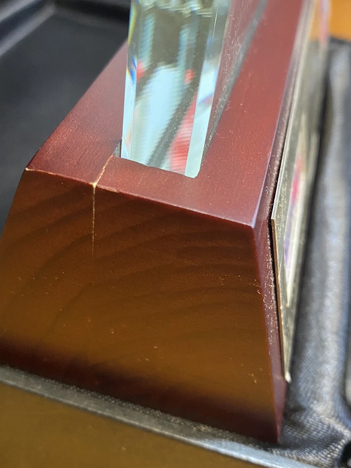 Playoff Absolute Memorabilia Ernie Banks 2003 autógrafo vidrio/parche 8/10 Foto 3 de 4