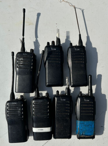 Lot of 6 Icom Portable Radios w/ Batteries - Untested - Free Ship - Afbeelding 1 van 7