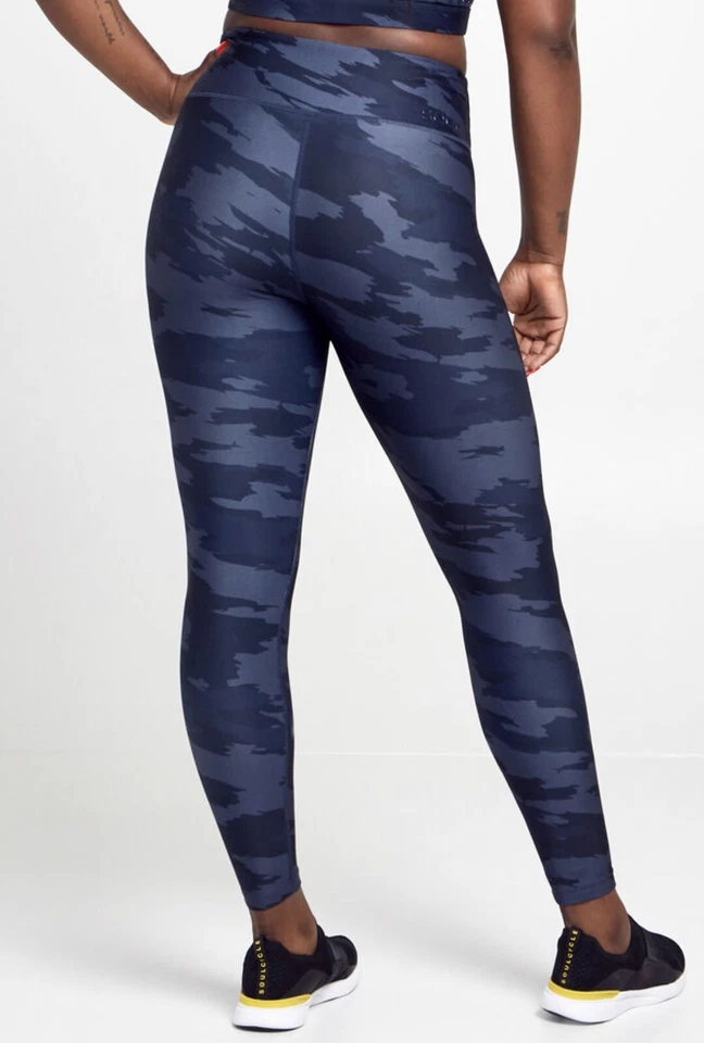Leggings Soul by SoulCycle estampada camuflada azul cintura alta logotipo tamanho P MSRP $88 - Imagem 2 de 4