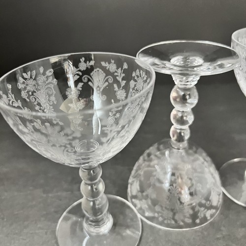Set of 4Duncan & Miller Etched First Love Liqor Cocktail Glasses 4 1/2” - Picture 4 of 12