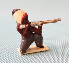 NATIVE INDIAN Warrior Hard PLASTIC 1960 Far West PLASTIC TOY SOLDIERS