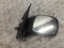 Retroviseur droit (ou coque) Nissan SERENA