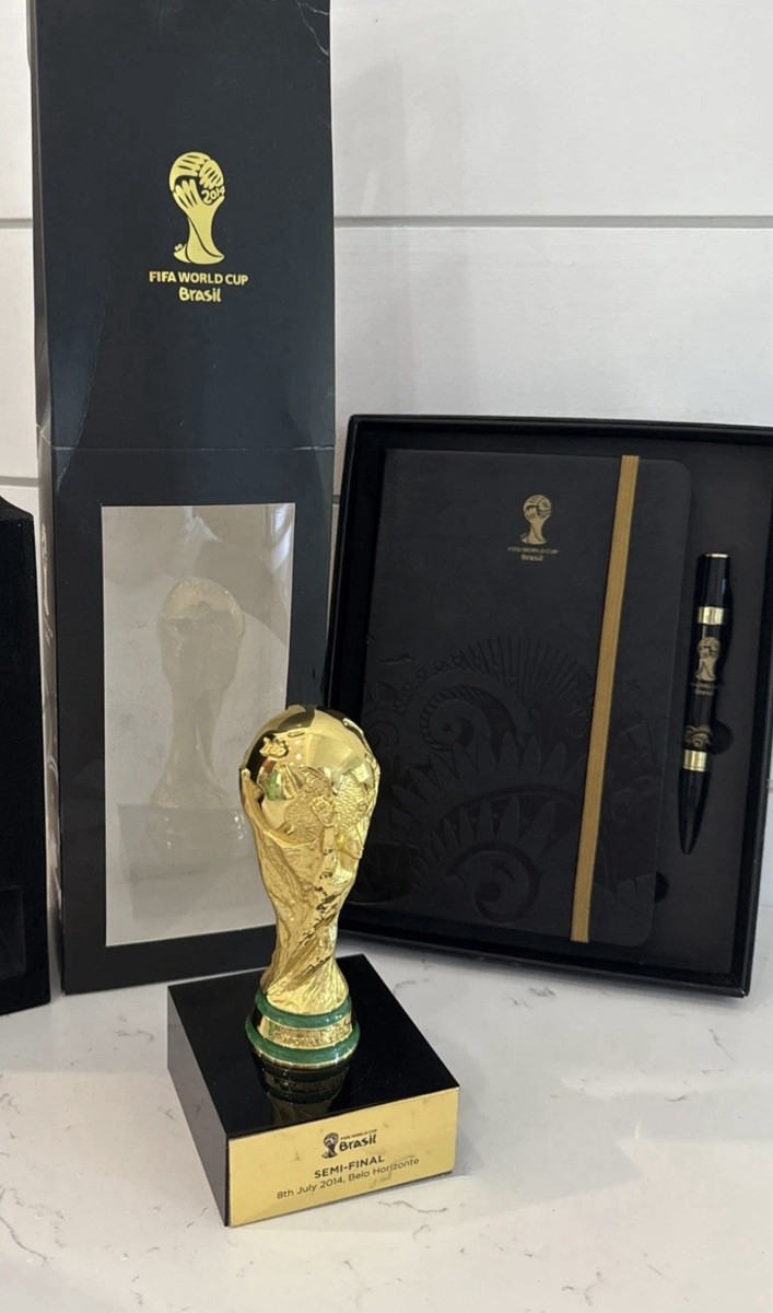 2014 FIFA ワールドカップ 「ブラジルW杯」 トロフィー36cm 5kg 2014 FIFA World Cup Trophy Most Famous Semifinal Brasil-Germany 1