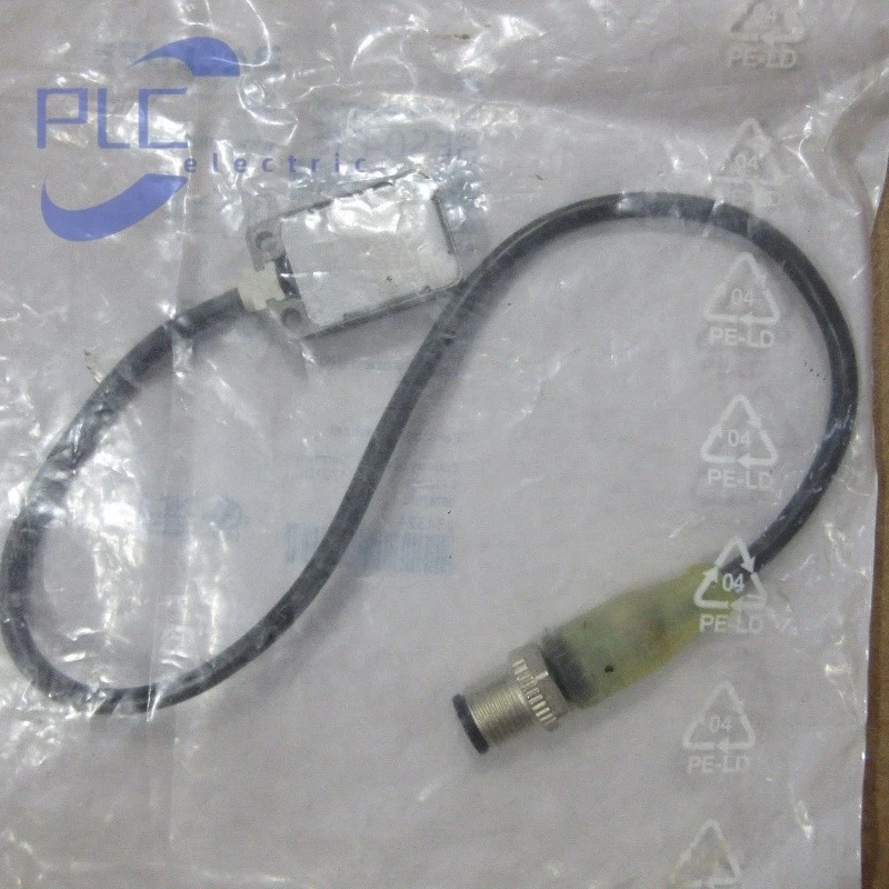 BALLUFF BES04RE BES R01EC-PSC50A-BS00,3-GS04-W51 sensor brand new free shipping - Image 2 of 2