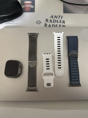 Apple Watch Ultra 3 Titan Natur, Milanaise Armband, Gummi Armband, Trail Loop
