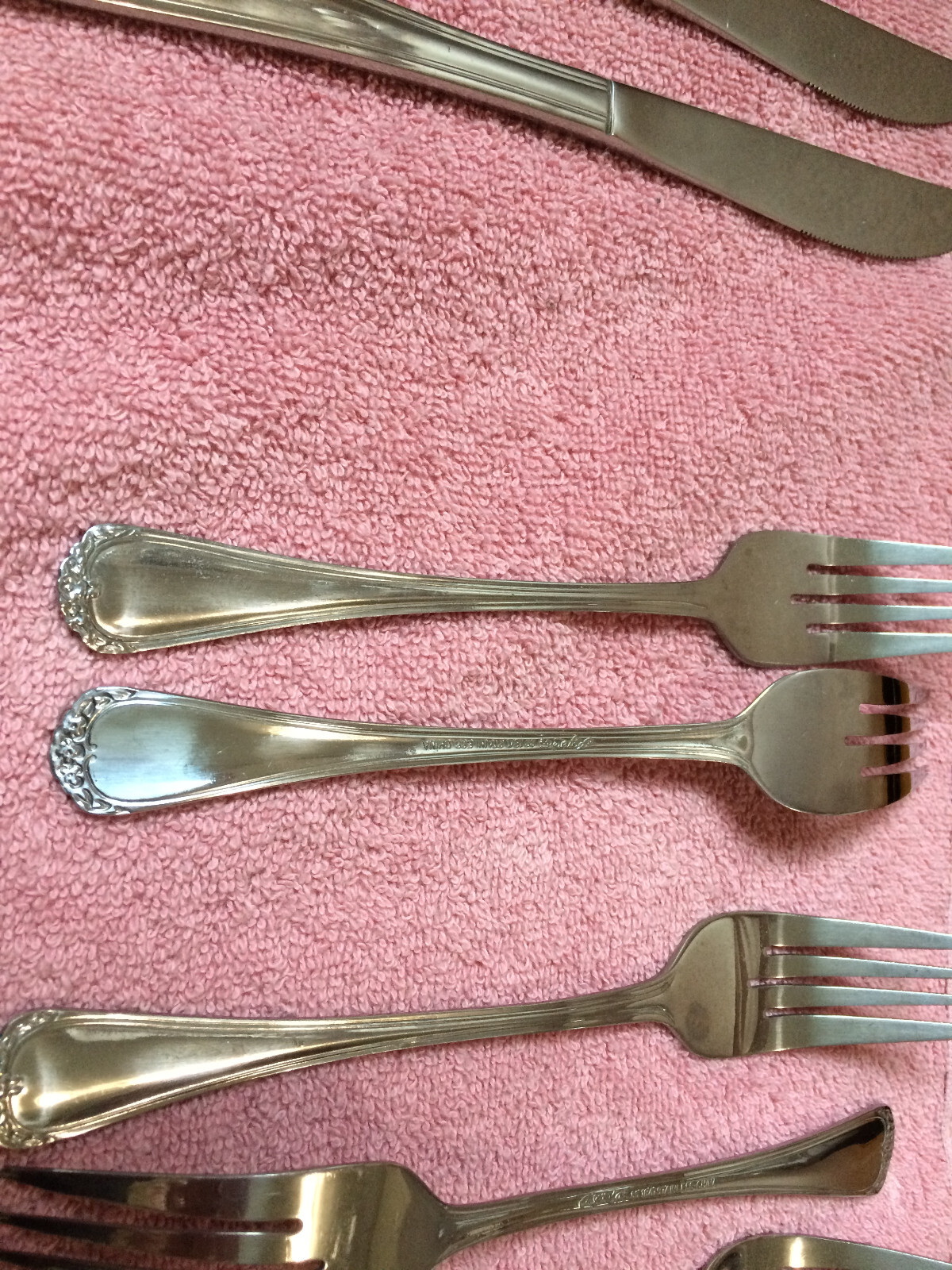36 piece Rogers Co Stainless Steel 18/10 Stainless China Flatware