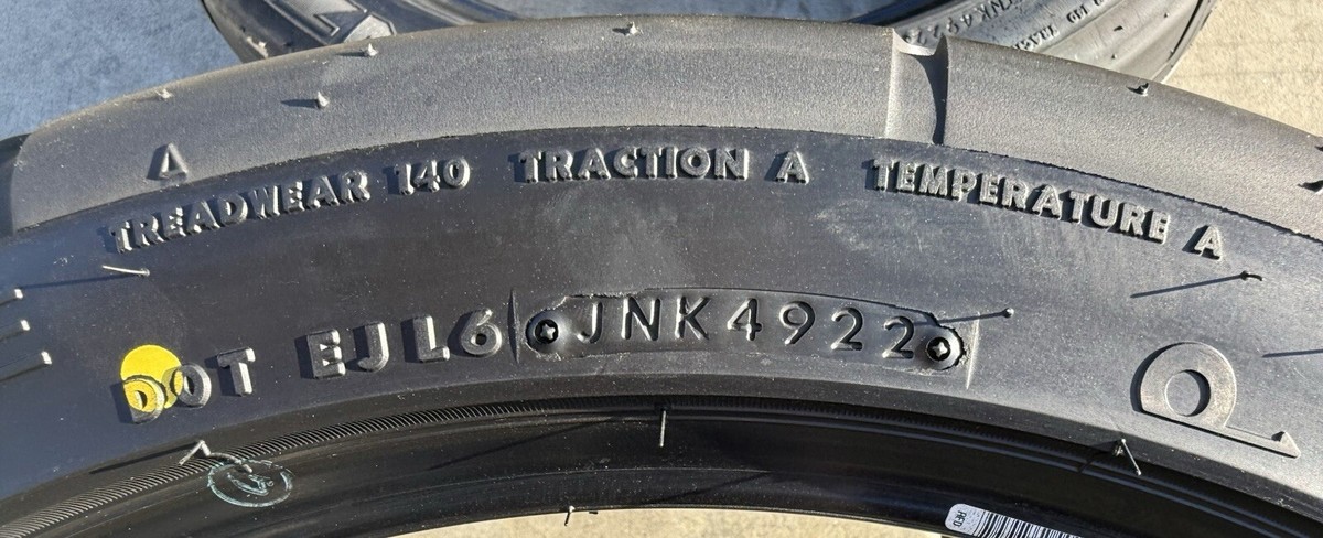 Set of TWO BRAND NEW 285/35ZR20 Bridgestone RE070R RFT Run Flat