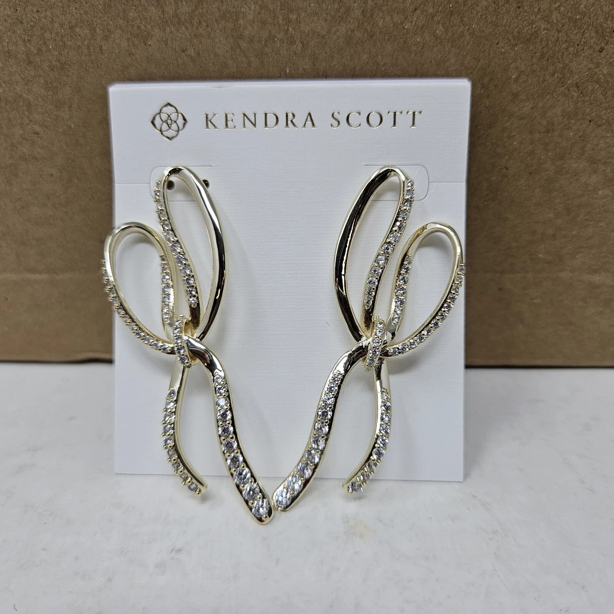 Kendra scott hotsell metal used