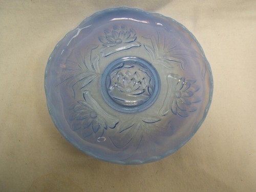 Vintage Fenton Water Lily and Cattails Blue Opalescent Plate 10" VGC - 第 1/4 張圖片