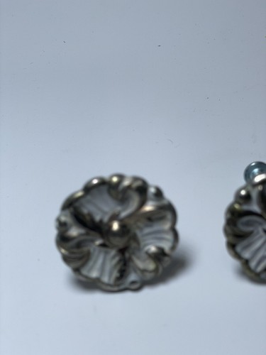 Vtg Amerock Ivory Gold Drawer Pulls Lot 1-1/2 Die Cast Floral White provincial - Picture 4 of 11