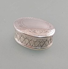 925er Silber Pillendose oval graviert Kordelrand 2,2x1,6x0,8cm 9927112-d