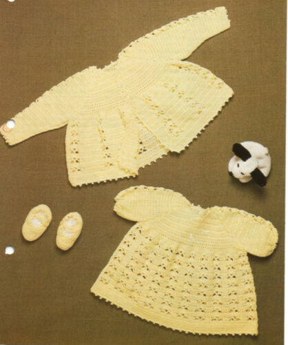 Crochet pattern copy 0560.  Baby cardigan dress shoes.  18-20 inch chest.  3ply - Afbeelding 1 van 1