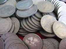 BULK LOT OF 25 CLEAN QUEEN