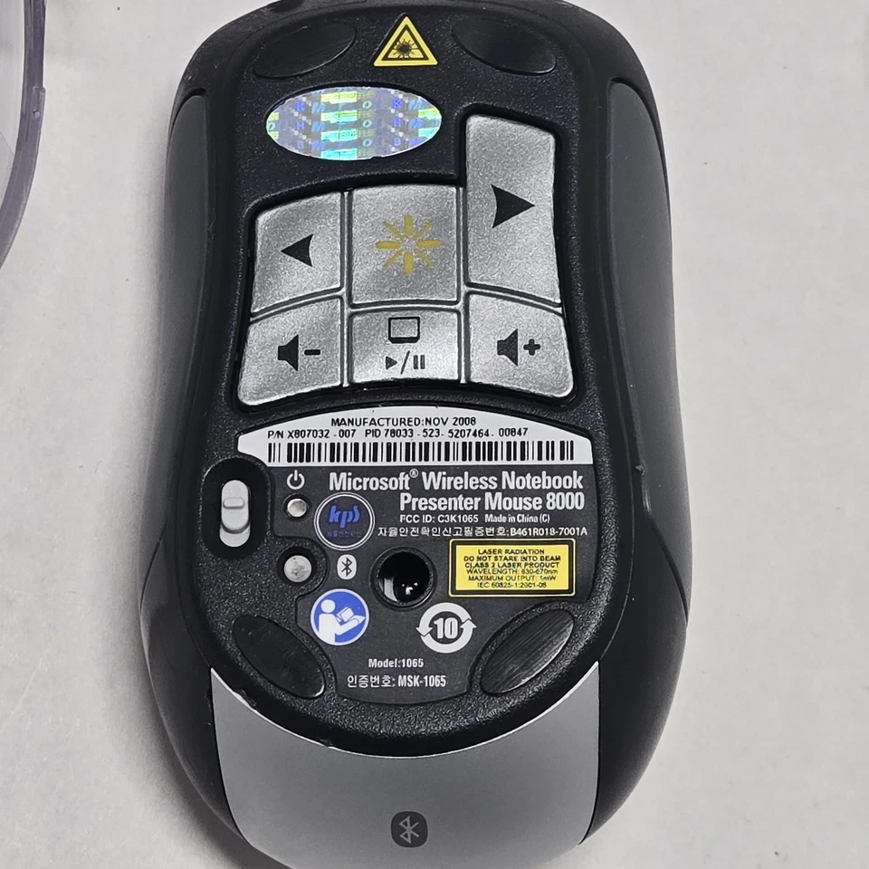 Microsoft Wireless Notebook Presenter Mouse 8000 - Image 4 of 4