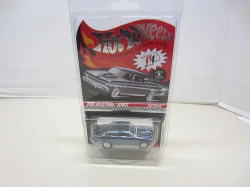 Hot Wheels 2005 RLC 4269/7950 '68 CHEVY NOVA w/Case New Red Line Club